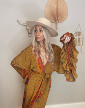 Load image into Gallery viewer, Goddess frill sleeve kimono