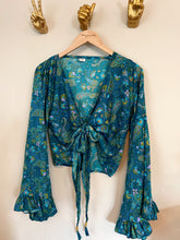 Load image into Gallery viewer, Goddess frill sleeve top