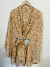 Load image into Gallery viewer, Short Kimono