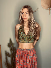 Load image into Gallery viewer, Stevie reversible top Red/ Green