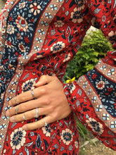 Load image into Gallery viewer, Beaded silver Band Ring