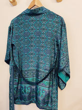 Load image into Gallery viewer, Short Kimono 𝚕𝚒𝚖𝚒𝚝𝚎𝚍 𝚎𝚍𝚒𝚝𝚒𝚘𝚗