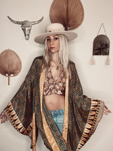 Load image into Gallery viewer, Short Kimono