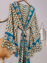 Load image into Gallery viewer, Goddess frill sleeve kimono