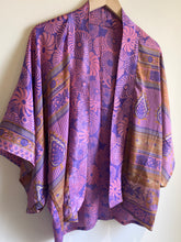 Load image into Gallery viewer, Short Kimono 𝚕𝚒𝚖𝚒𝚝𝚎𝚍 𝚎𝚍𝚒𝚝𝚒𝚘𝚗