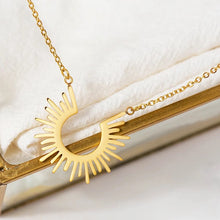 Load image into Gallery viewer, Here comes the sun earrings