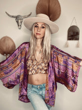 Load image into Gallery viewer, Short Kimono 𝚕𝚒𝚖𝚒𝚝𝚎𝚍 𝚎𝚍𝚒𝚝𝚒𝚘𝚗